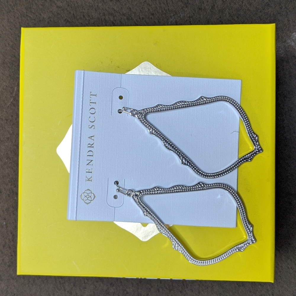 Kendra Scott sophee drop earrings